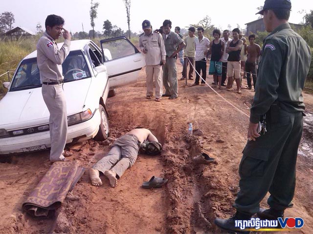 Journalist Kaing Tri was shot dead at midnight in Khsem Commune, Snuol District, Kratie Province on 12th October 2014. Photo by: Chan Kosal
